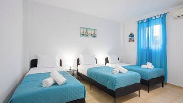 6 bedrooms, iron/ironing board, WiFi, bed sheets