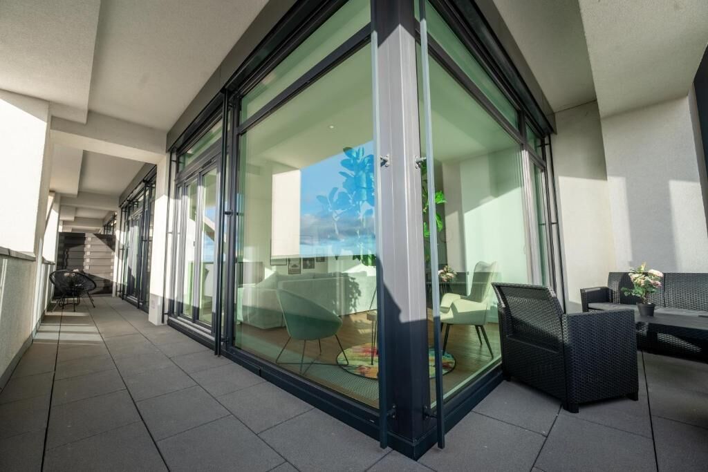 Apartamento Deluxe, balcón, vistas a la ciudad | Restaurante al aire libre