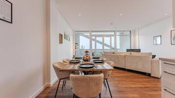 Superior Apartment, Balcony, City View | Dining