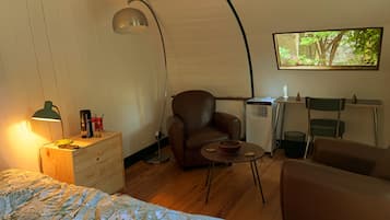 1 bedroom, internet, bed sheets