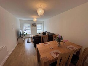 Interior - Stylish & Spacious Inverness Retreat | Walk to City Centre, Train & Bus Stations (Inverness)