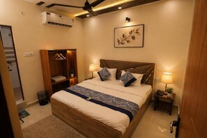 Room - Lotus Stay (Lucknow)