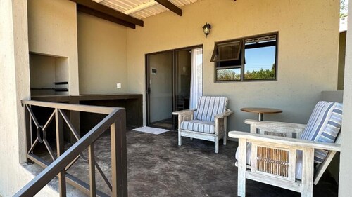 Spacious 2-Bedroom Apartment with Garden View in Hartbeespoort
