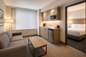 Economy Room - Toronto Ember Hotel (Toronto)
