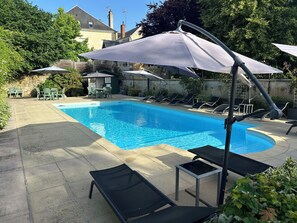 Seasonal outdoor pool - HOTEL DE FRANCE (La Chartre-sur-le-Loir)