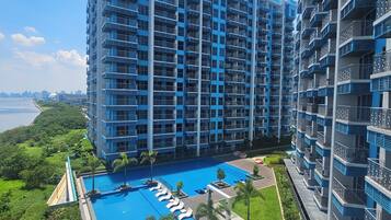Luxury Apartment, 2 Bedrooms, Balcony, Bay View | Exterior