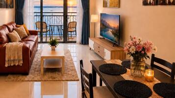 Deluxe Apartment, Balcony, City View | Living area