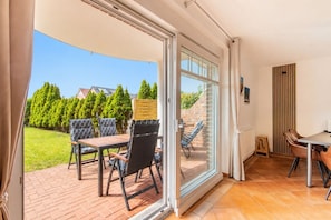 Dining - Südoase - Südoase - Modern vacation rental with a terrace and garden in a quiet location (Borkum)