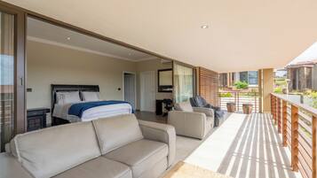 House, 5 Bedrooms, Accessible, Smoking | Balcony