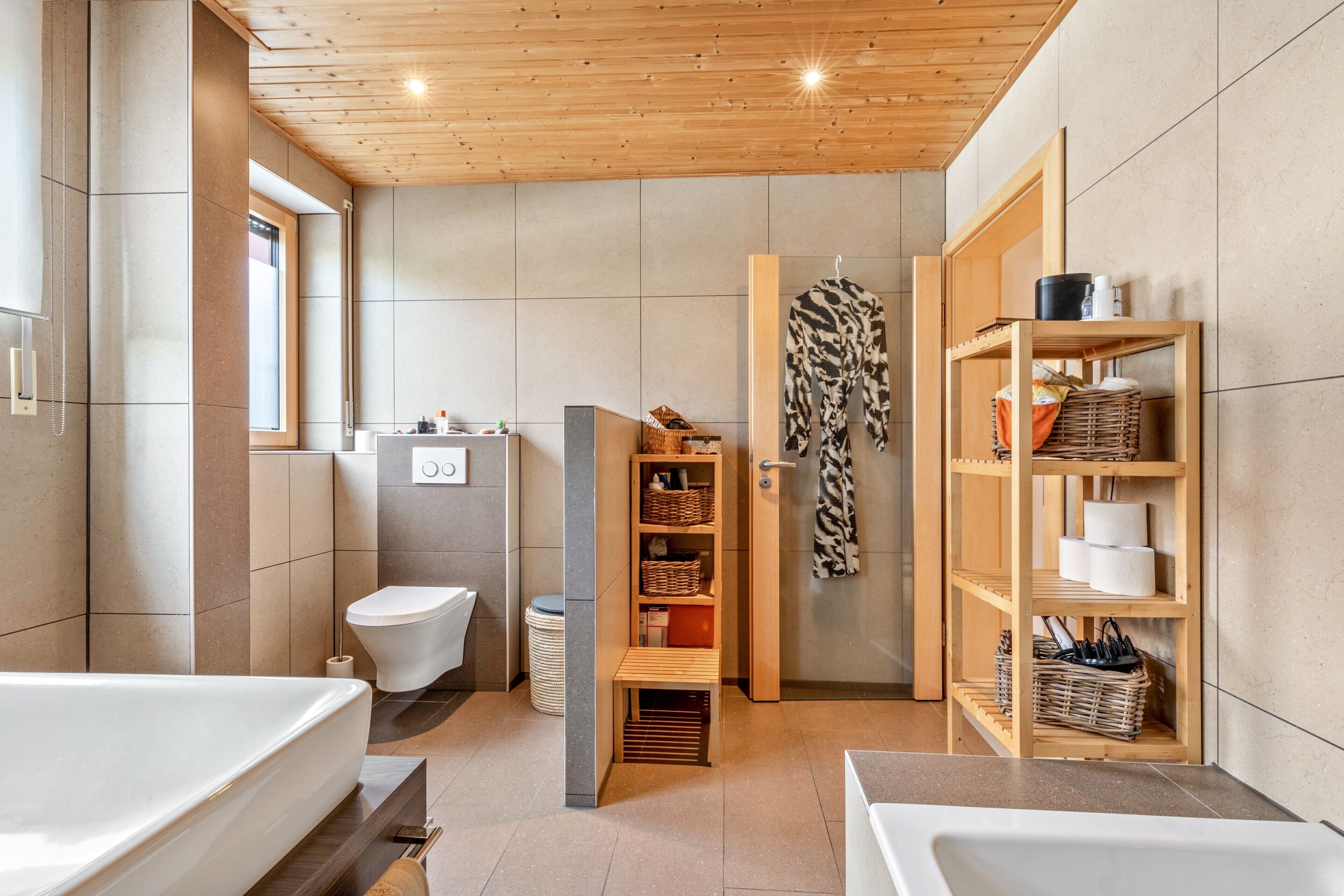 Dusche, Haartrockner, Handtücher