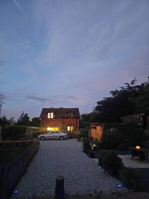 Exterior - A romantic retreat in a stunning setting (Nottinghamshire)