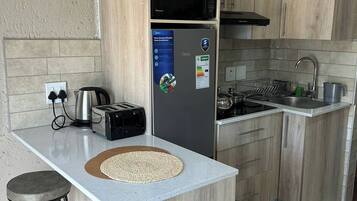 Fridge, microwave, stovetop, toaster