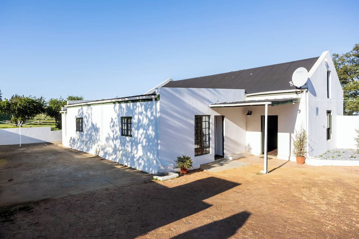 Cottage | In-room safe, WiFi (free), individually decorated