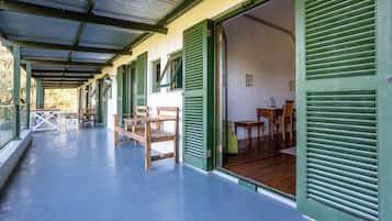 Wild Flower Rooms | Terrace/patio
