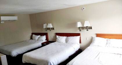 3 Full bed|smoking|Omaha NE