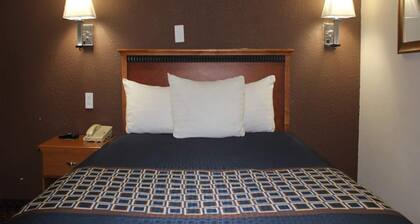 Queen Bed|Smoking|Omaha NE