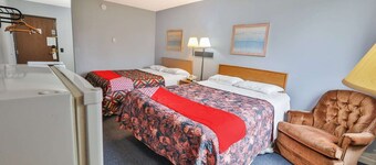 Pipestone|2 Queen Bed|Non Smoking