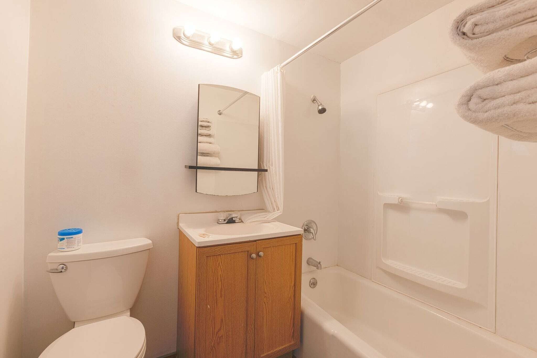 Shower, towels