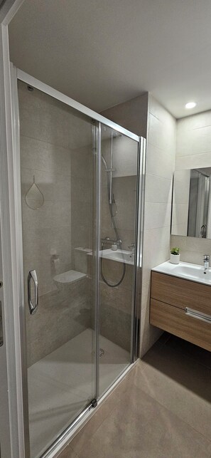 Bathroom - Vrbo Property (Chipiona)
