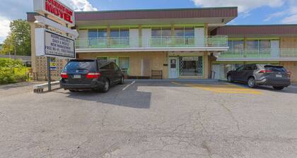 Queen Bed|Smk|Breezewood