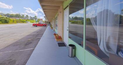Queen Bed|Smk|Breezewood