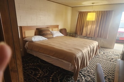 King Bed|Non-Smoking