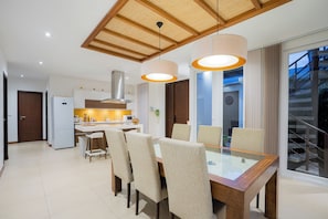 Dining - SORA Ocean View 3BR Pool & Sauna (Tambon Hua Hin)
