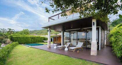 SORA Ocean View 3BR Pool & Sauna