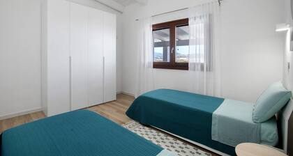 Cottage 'Lorena' mit privatem Infinity-Pool, Panoramablick, WLAN und Klimaanlage