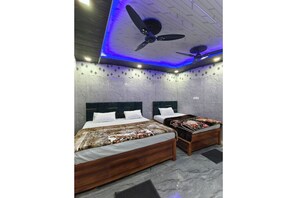 Room - Hotel Ganpati (Ayodhya)