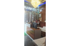 Double Room | Lobby - Hotel Ganpati (Ayodhya)