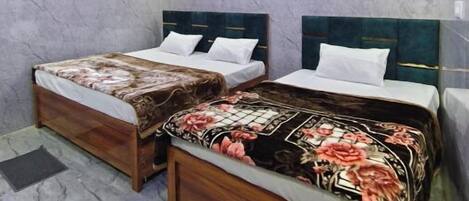 Habitación doble | Escritorio y wifi gratis