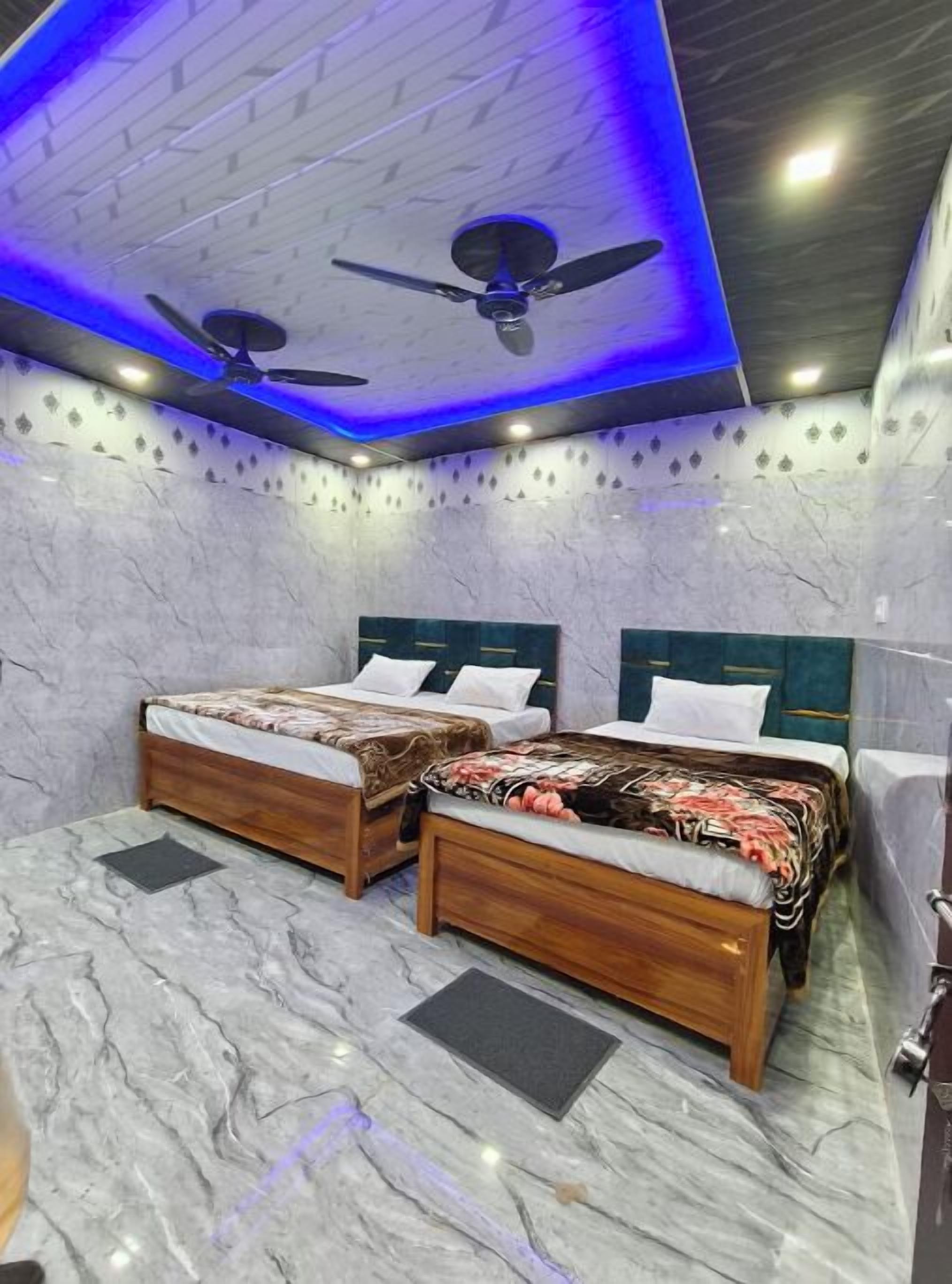 Double Room | Meja, Wi-fi percuma 