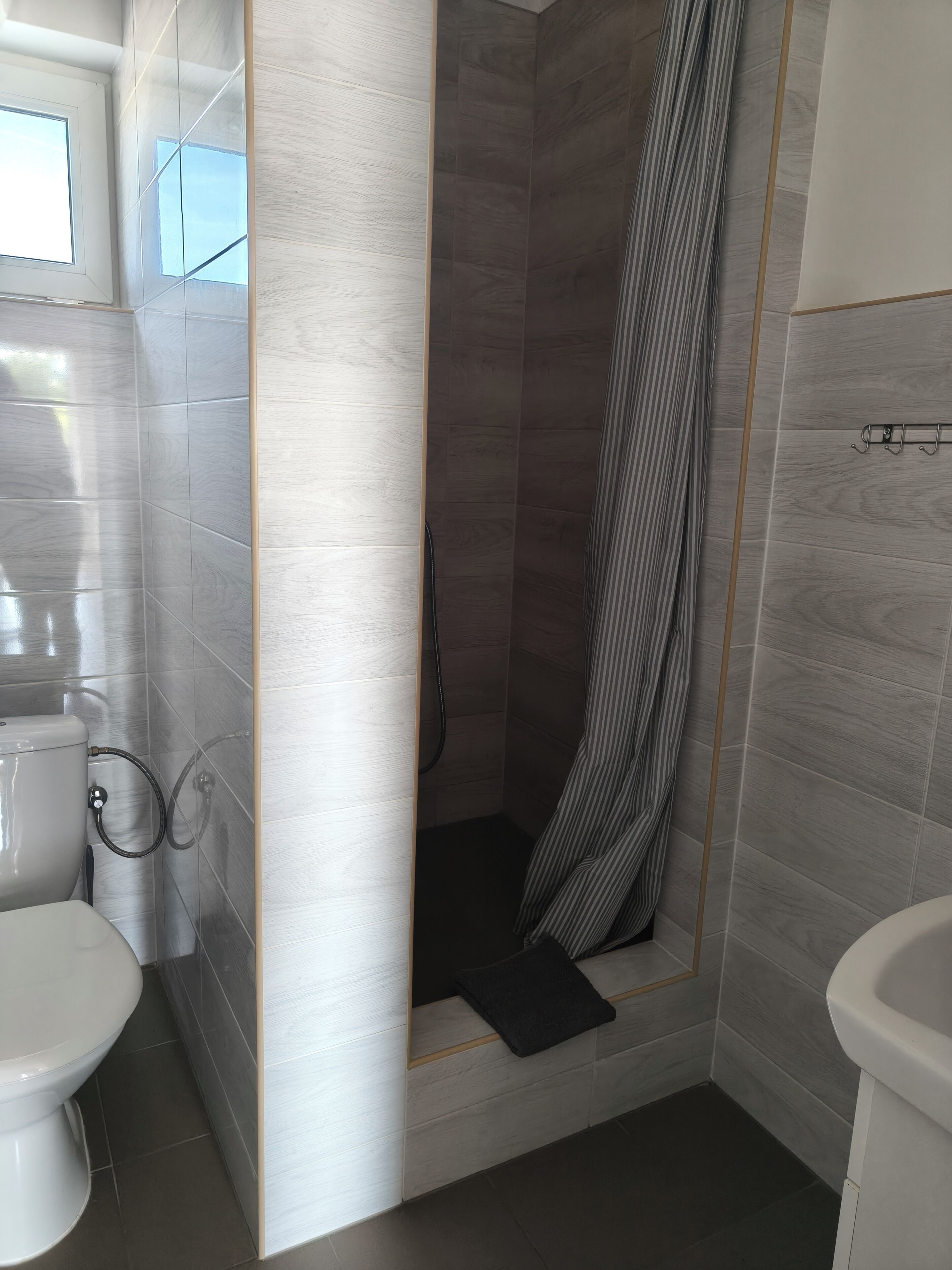 Classic Room, Patio, Courtyard View | Bathroom | Shower, toilet paper