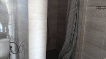 Classic Room, Patio, Courtyard View | Bathroom | Shower, toilet paper