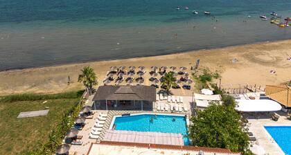 Bed & Breakfast „The Kavos Sandy Inn – Doppelzimmer“ mit Gemeinschaftspool, WLAN & Klimaanlage