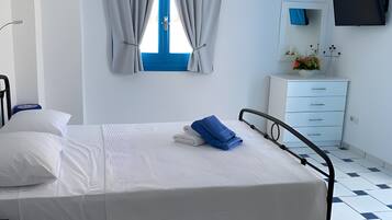 WiFi, bed sheets