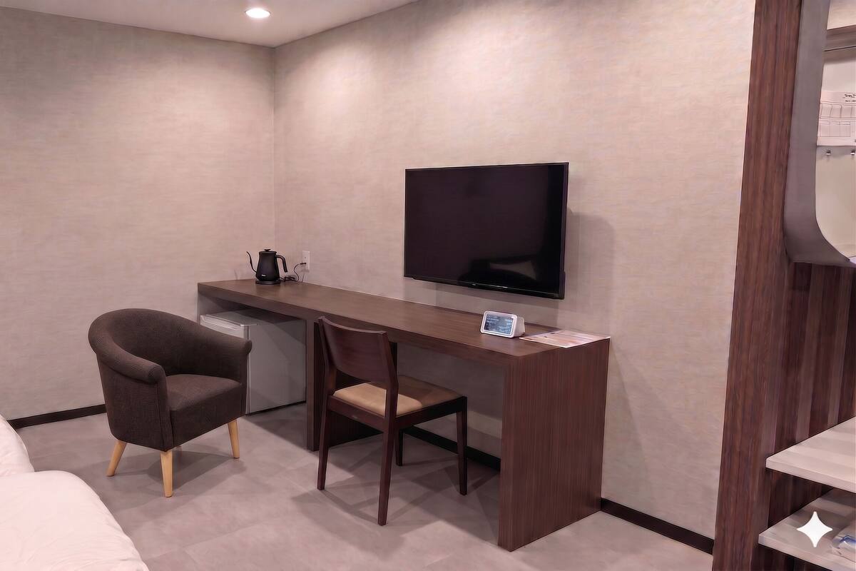 Twin Room | Desk, laptop workspace, free WiFi