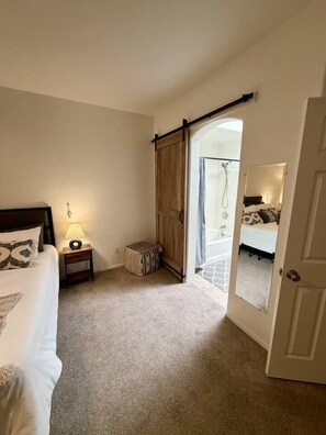 Room - Spacious Mesa Retreat | Golf, Pool & Backyard (Mesa)