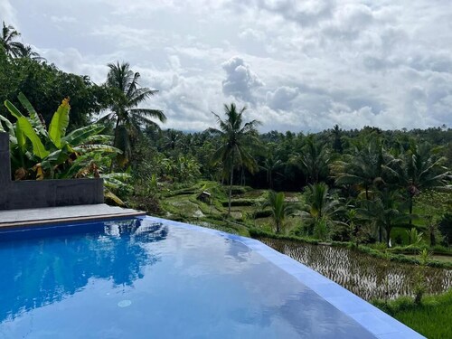 Nona Lodge