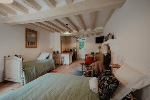 1 室のベッドルーム、アイロン / アイロン台、WiFi、ベッドシーツ