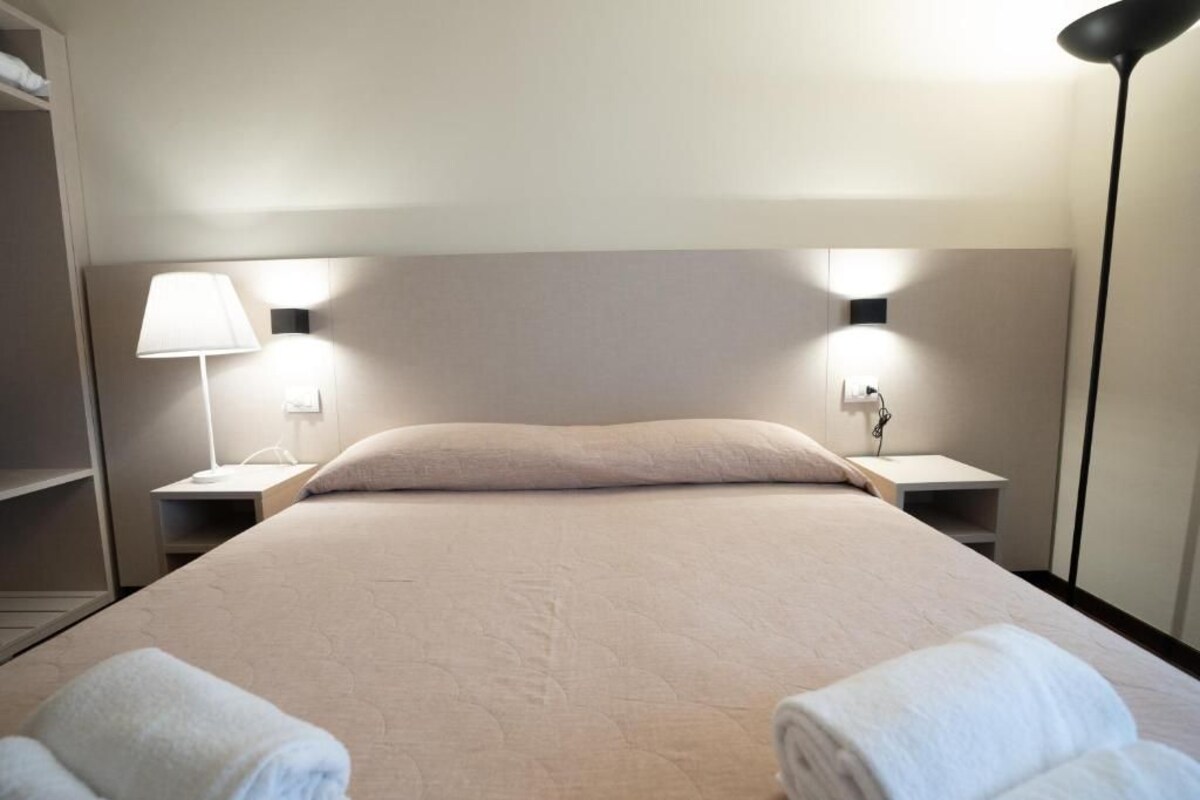 In-room safe, desk, blackout drapes, soundproofing