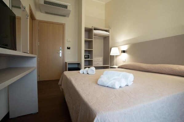 Room - Hotel Estense (Bellaria-Igea Marina)