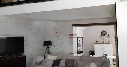 Holiday Home 'Super Gîte' with Private Terrace, Private Garden and Wi-Fi