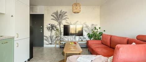 Luxury Apartment, Balcony, Courtyard View | Living area