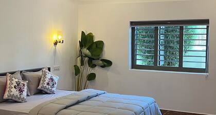 Marvelous 2-bedroom bungalow, tranquility at our dam-facing Banasura Sagar Dam.