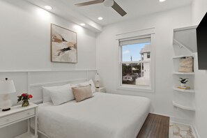 Room - Sleeps 44  + Pool + Spa | Theater + Game Room | Walk to Beach | Emerald Retreat (Destin)