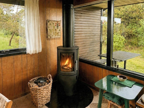 Charming vintage house in North Sea nature