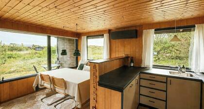 Charming vintage house in North Sea nature