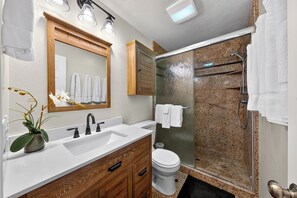 Bathroom - Beamed Ceilings + Pool + Balcony | Lake Tahoe + Diamond Peak | Juanita 2 (Incline Village)